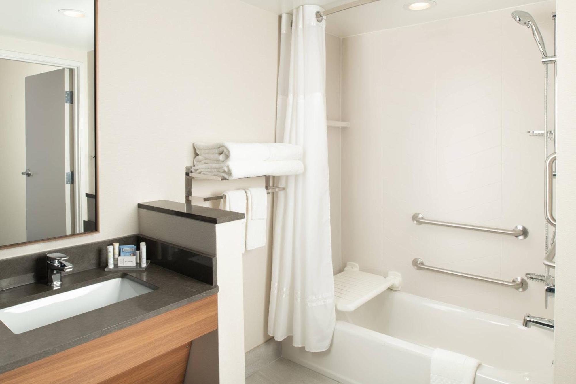 Fairfield & By Marriott Athens