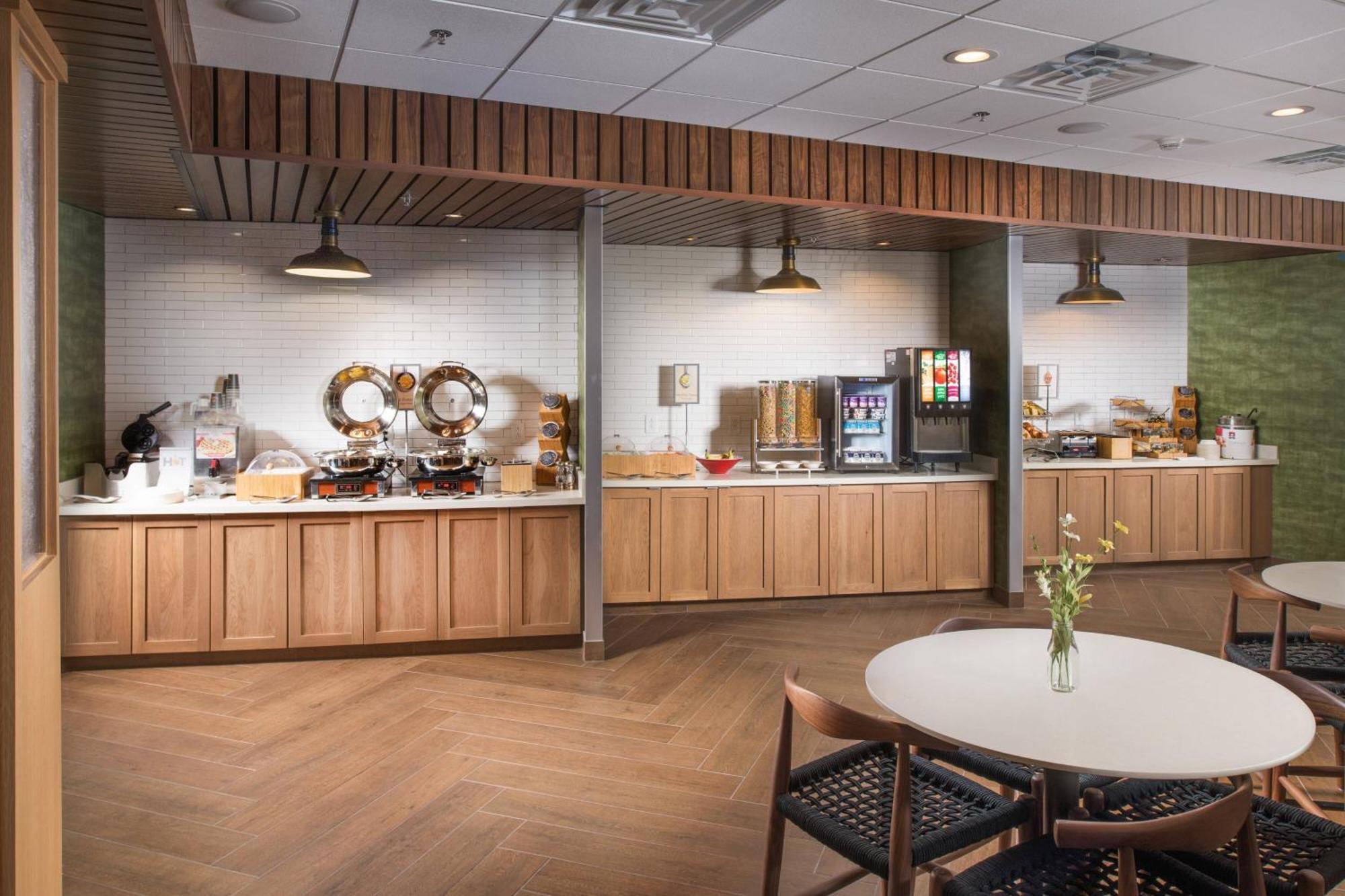 Hotel Fairfield & By Marriott 3*